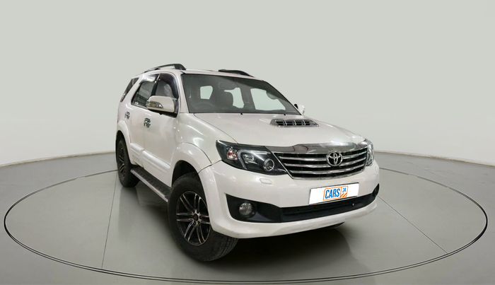2013 Toyota Fortuner 3.0 4X2 AT, Diesel, Automatic, 48,435 km, exterior