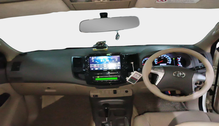 2013 Toyota Fortuner 3.0 4X2 AT, Diesel, Automatic, 48,435 km, interior