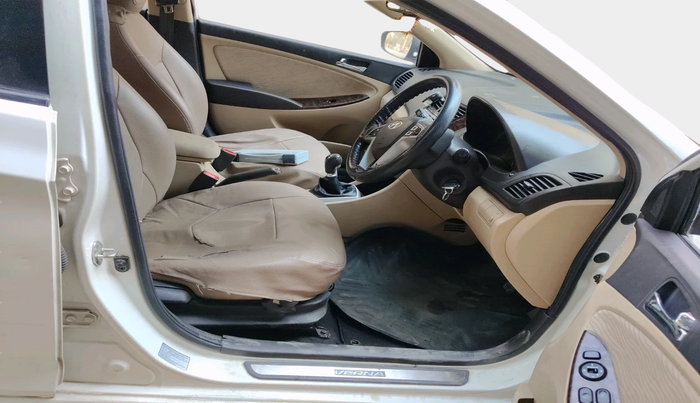 2014 Hyundai Verna FLUIDIC 1.6 VTVT SX, Petrol, Manual, 83,801 km, interior