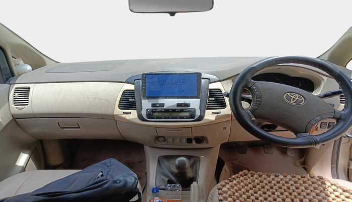 2011 Toyota Innova V 2.5 7 STR, Diesel, Manual, 1,12,838 km, interior