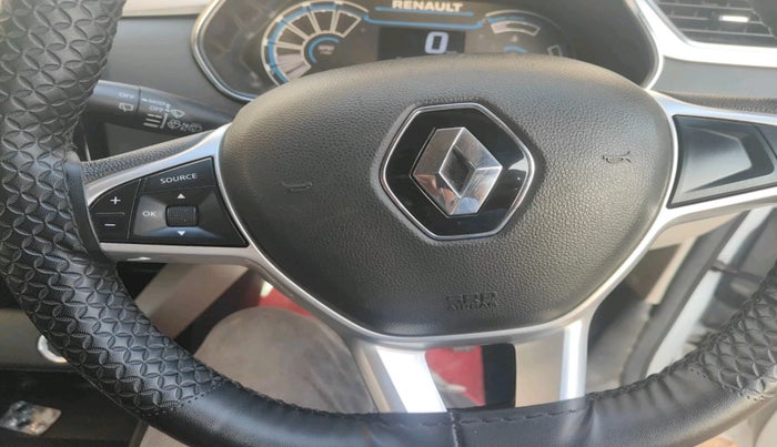 2022 Renault TRIBER RXZ DUAL TONE, Petrol, Manual, 32,857 km, interior