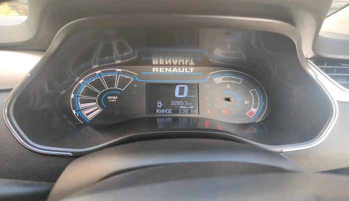 2022 Renault TRIBER RXZ DUAL TONE, Petrol, Manual, 32,857 km, interior