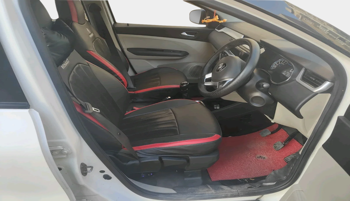 2022 Renault TRIBER RXZ DUAL TONE, Petrol, Manual, 32,857 km, interior