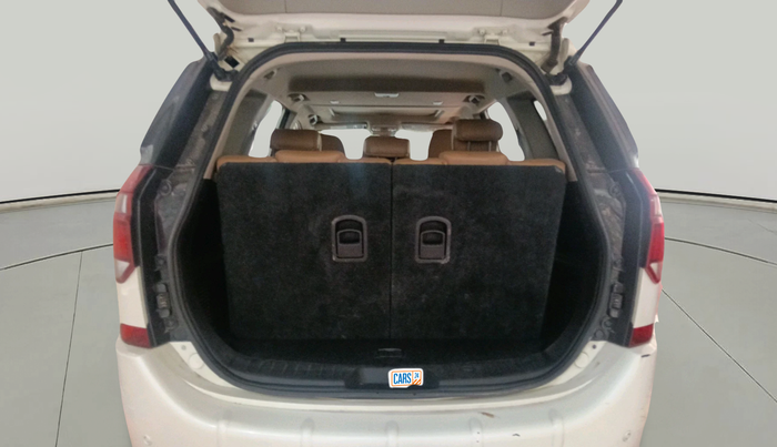 2019 Mahindra XUV500 W11 AT, Diesel, Automatic, 84,698 km, exterior