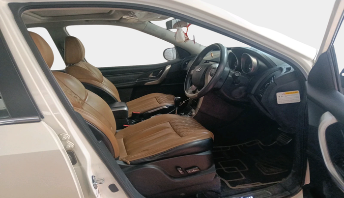 2019 Mahindra XUV500 W11 AT, Diesel, Automatic, 84,698 km, interior