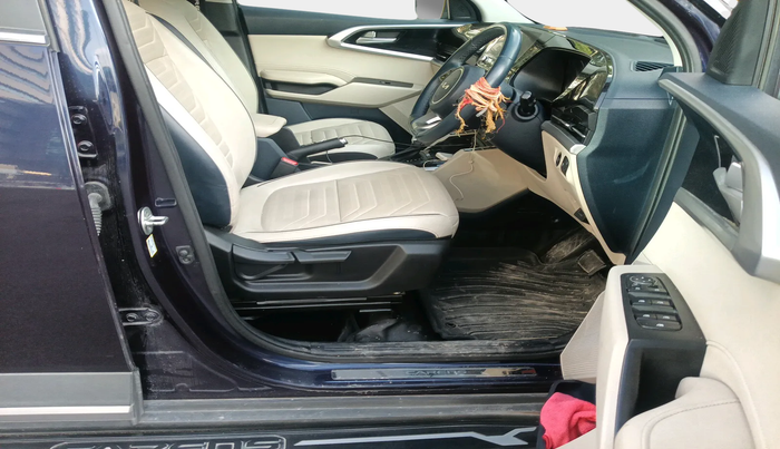 2022 KIA CARENS LUXURY PLUS 1.4 PETROL DCT 7 STR, Petrol, Automatic, 61,895 km, interior