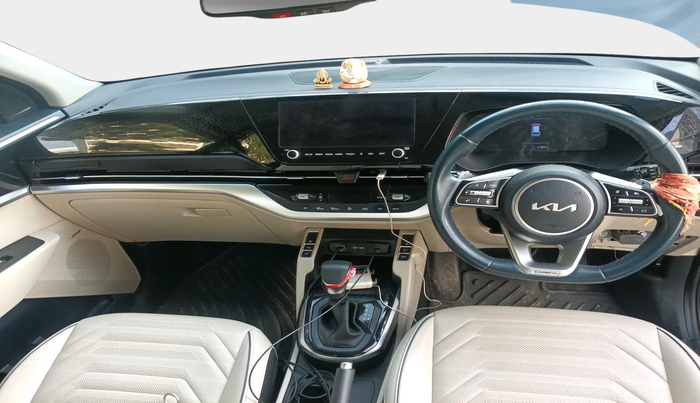 2022 KIA CARENS LUXURY PLUS 1.4 PETROL DCT 7 STR, Petrol, Automatic, 61,895 km, interior