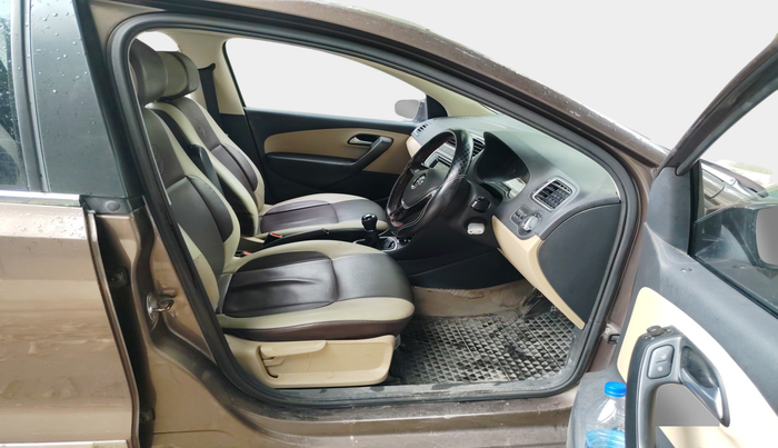 2016 Volkswagen Ameo HIGHLINE1.2L, Petrol, Manual, 71,745 km, interior