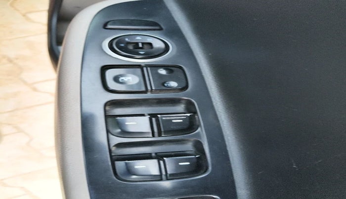 2016 Hyundai Grand i10 SPORTZ 1.1 CRDI, Diesel, Manual, 1,44,544 km, interior