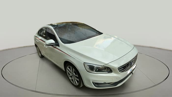 2018 Volvo S60 Momentum D4, Diesel, Automatic, 61,054 km, exterior