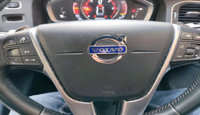 2018 Volvo S60 Momentum D4, Diesel, Automatic, 61,054 km, interior