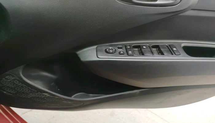 2022 Hyundai GRAND I10 NIOS MAGNA CORPORATE EDITION 1.2 KAPPA VTVT, Petrol, Manual, 36,947 km, interior