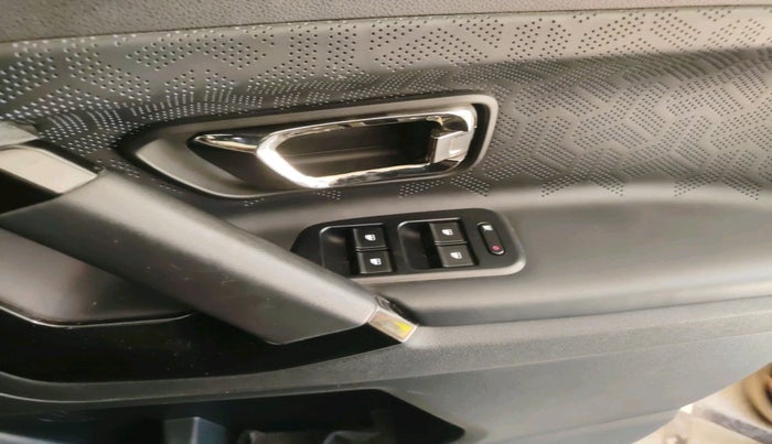 2021 Tata Harrier XZA PLUS 2.0L DARK EDITION, Diesel, Automatic, 48,617 km, interior