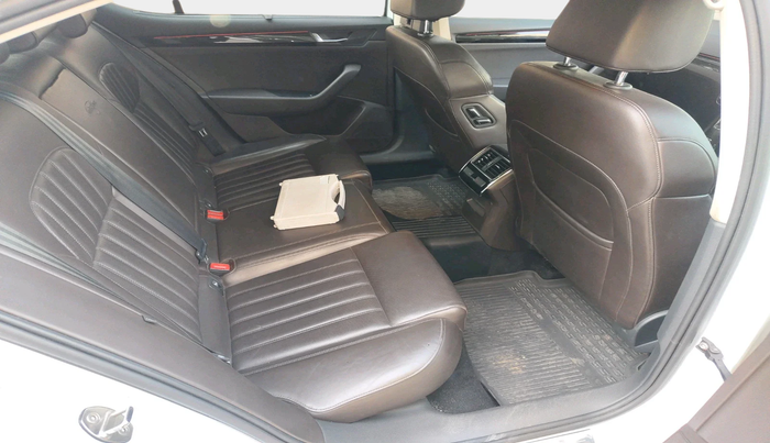 2019 Skoda Superb L&K 1.8 TSI AT, Petrol, Automatic, 1,02,255 km, interior