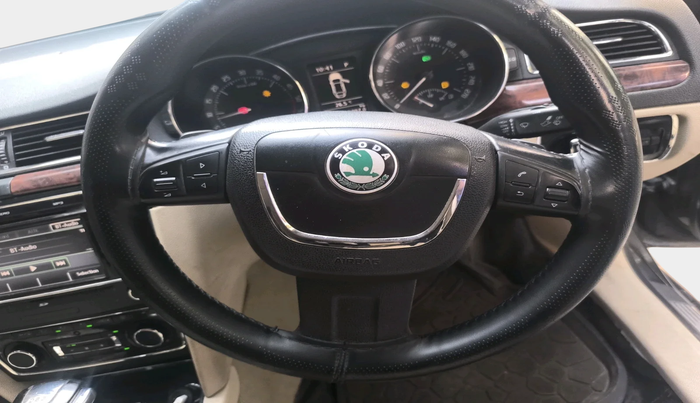 2012 Skoda Superb ELEGANCE 2.0 TDI CR AT, Diesel, Automatic, 1,11,855 km, interior