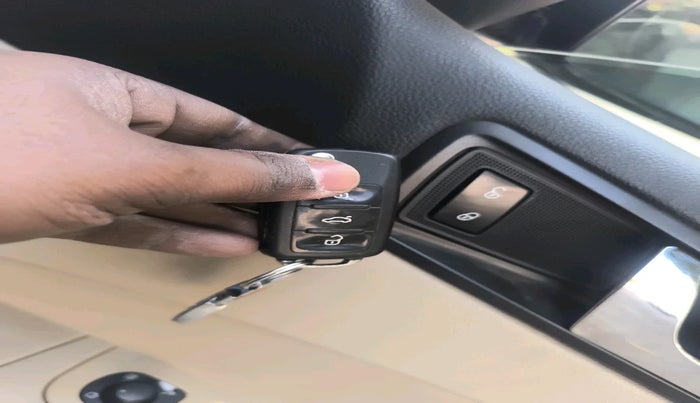 2012 Skoda Superb ELEGANCE 2.0 TDI CR AT, Diesel, Automatic, 1,11,855 km, interior