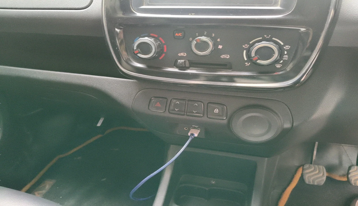 2019 Renault Kwid RXT 1.0 (O), Petrol, Manual, 54,477 km, interior