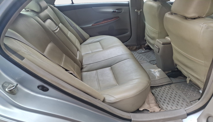 2010 Toyota Corolla Altis G PETROL, Petrol, Manual, 1,03,647 km, interior