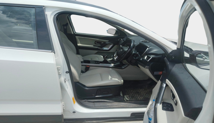 2021 Tata Safari XZ PLUS 6 S, Diesel, Manual, 79,300 km, interior