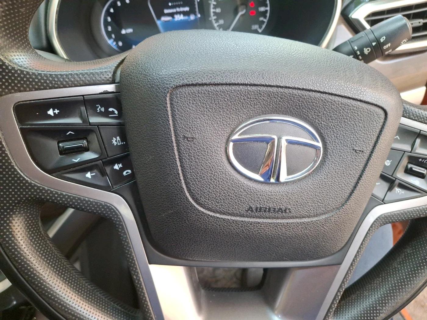 2019 Tata Harrier XZ 2.0L, Diesel, Manual, 1,29,646 km, interior