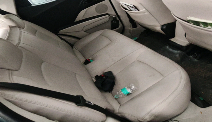 2022 Mahindra XUV300 W6 1.2 PETROL AMT, Petrol, Automatic, 66,136 km, interior