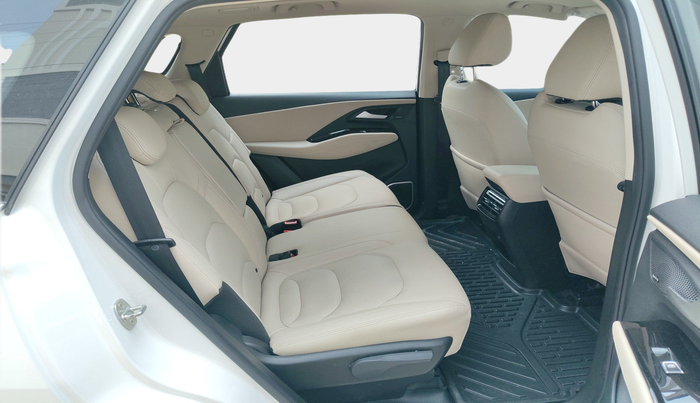 2023 MG HECTOR SHARP PRO 1.5 TURBO MT PETROL, Petrol, Manual, 23,870 km, interior