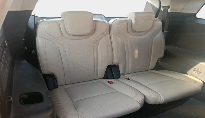 2023 Mahindra XUV700 AX7 Petrol MT 7 STR, Petrol, Manual, 67,678 km, interior