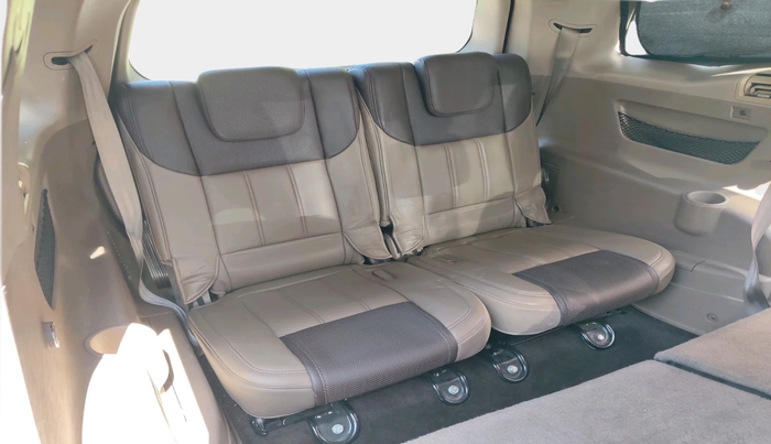 2012 Mahindra XUV500 W8, Diesel, Manual, 1,90,886 km, interior