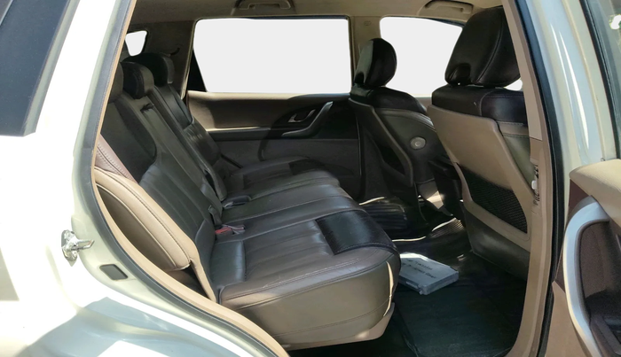 2012 Mahindra XUV500 W8, Diesel, Manual, 1,90,886 km, interior