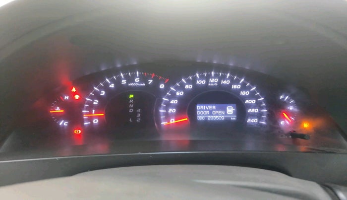 2011 Toyota Camry W2 AT, Petrol, Automatic, 2,33,509 km, interior