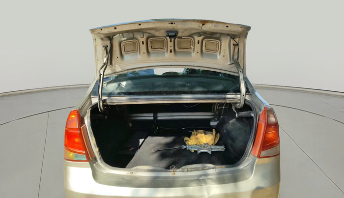 2014 Mahindra Verito 1.5 D4, Diesel, Manual, 2,45,397 km, exterior