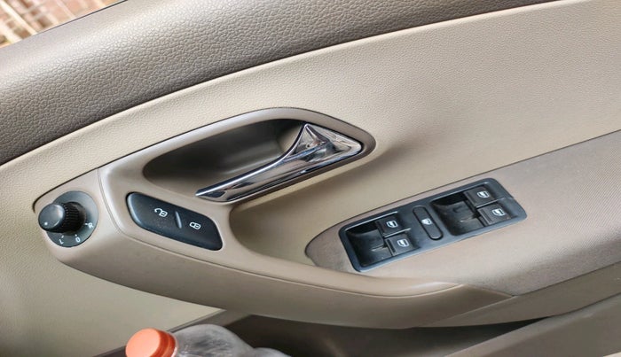 2014 Skoda Rapid 1.5 TDI CR ELEGANCE, Diesel, Manual, 1,32,070 km, interior