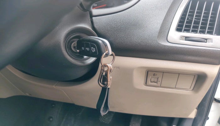 2013 Hyundai i20 SPORTZ 1.2, Petrol, Manual, 1,32,000 km, interior