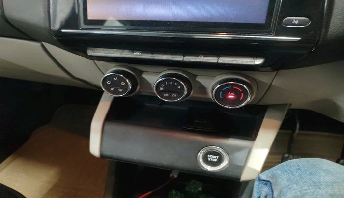 2021 Renault TRIBER RXZ, Petrol, Manual, 82,600 km, interior