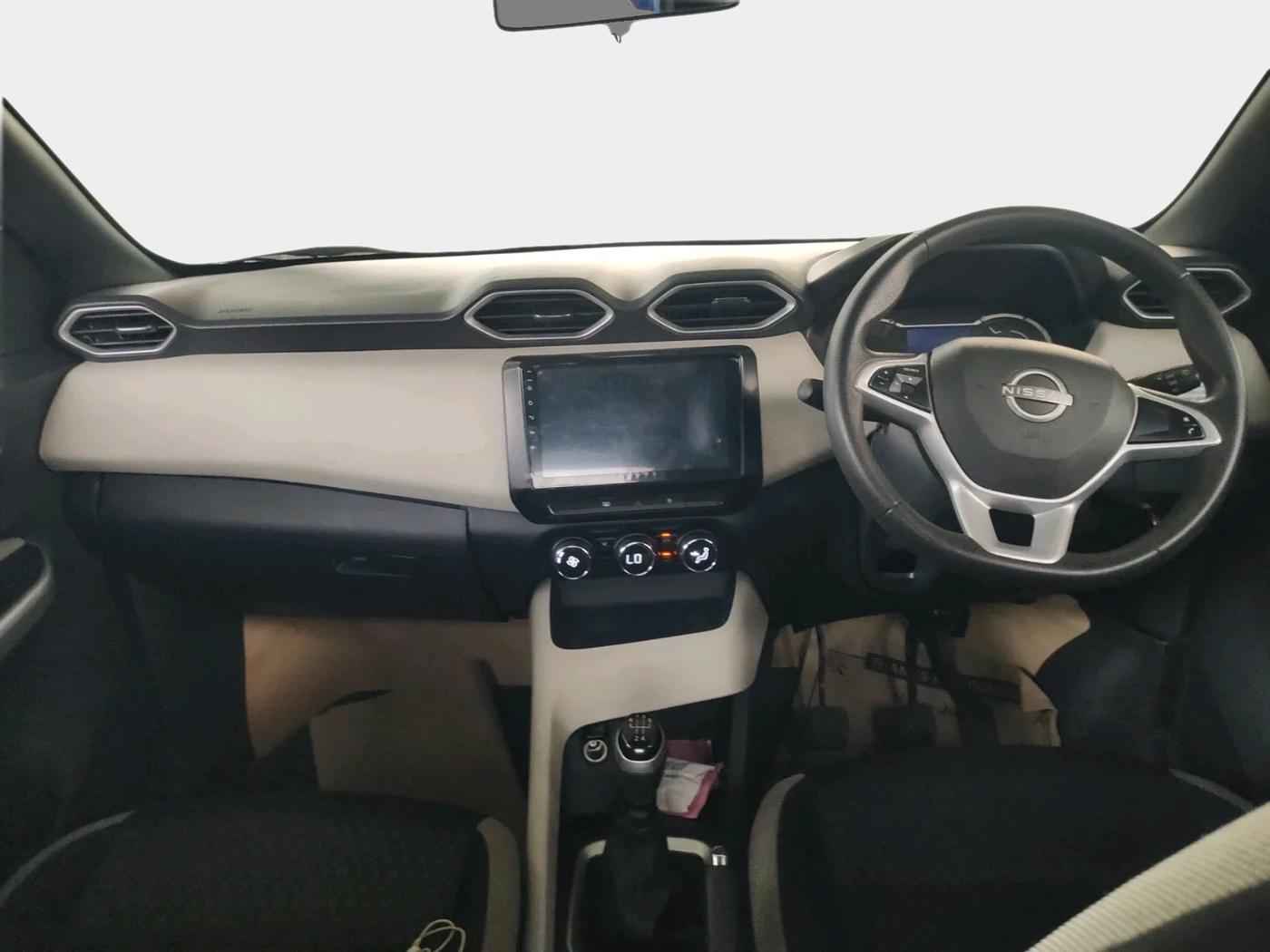 2022 Nissan MAGNITE XV EXECUTIVE, Petrol, Manual, 23,848 km, interior