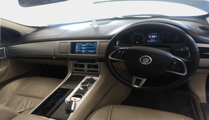 2013 Jaguar XF 2.2 DIESEL, Diesel, Automatic, 80,000 km, interior