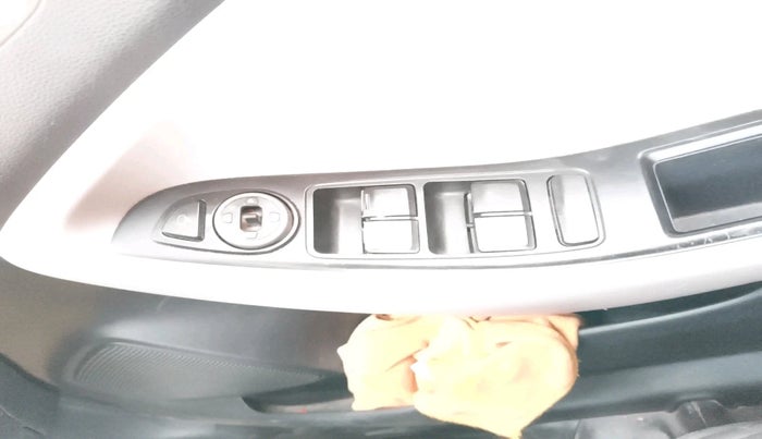 2015 Hyundai Elite i20 SPORTZ 1.2, Petrol, Manual, 1,56,080 km, interior