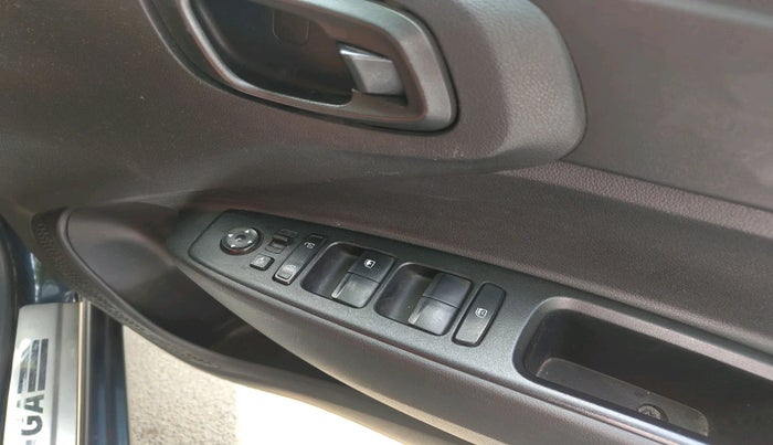 2022 Hyundai GRAND I10 NIOS MAGNA CORPORATE EDITION 1.2 KAPPA VTVT, Petrol, Manual, 39,712 km, interior