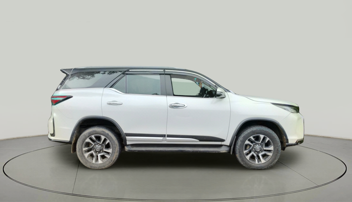 2022 Toyota Fortuner 4X4 AT 2.8 LEGENDER, Diesel, Automatic, 1,09,061 km, exterior