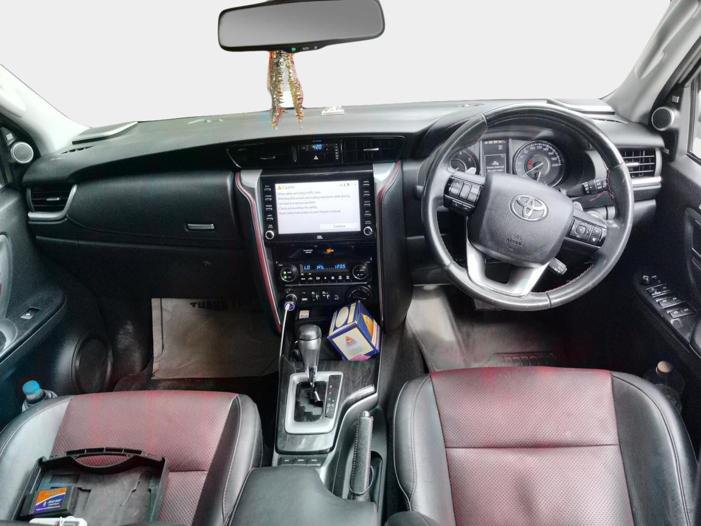 2022 Toyota Fortuner 4X4 AT 2.8 LEGENDER, Diesel, Automatic, 1,09,061 km, interior