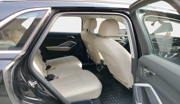 2023 Audi Q3 PREMIUM PLUS 40 TFSI, Petrol, Automatic, 9,718 km, interior