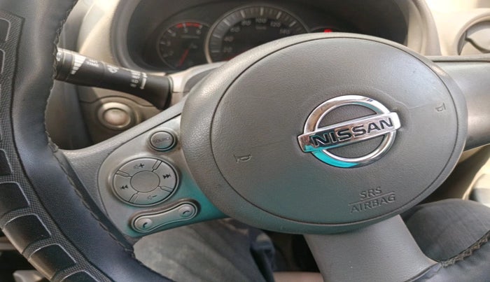 2014 Nissan Micra XV DIESEL, Diesel, Manual, 1,18,249 km, interior