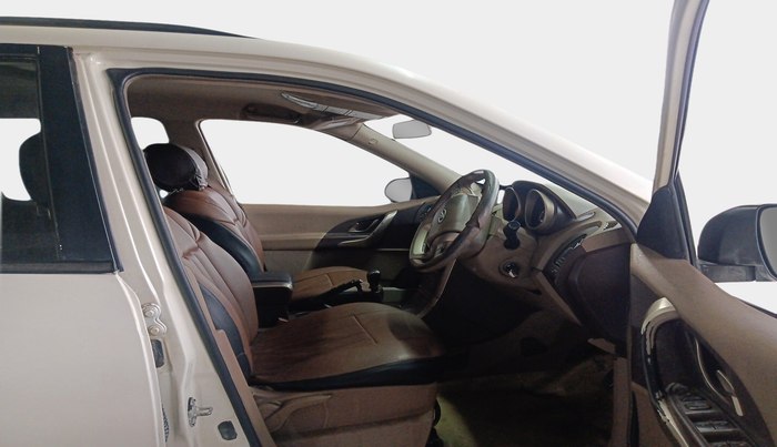 2015 Mahindra XUV500 W8, Diesel, Manual, 1,03,001 km, interior