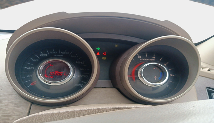 2015 Mahindra XUV500 W8, Diesel, Manual, 1,03,001 km, interior