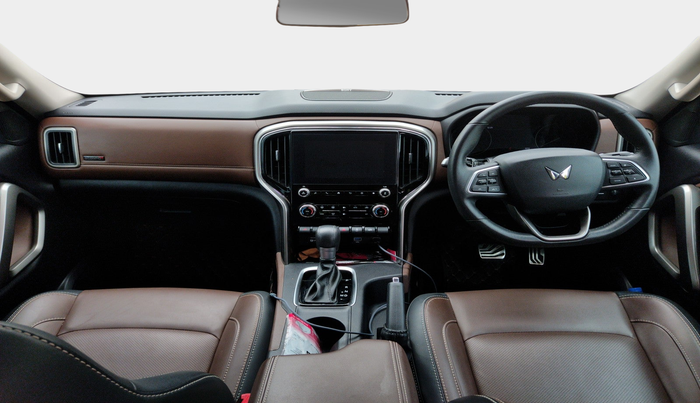 2024 Mahindra SCORPIO-N Z8 L PETROL AT 7 STR, Petrol, Automatic, 9,512 km, interior