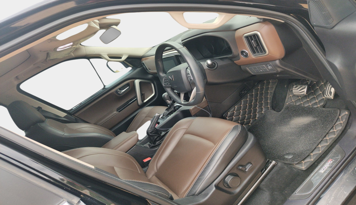 2024 Mahindra SCORPIO-N Z8 L PETROL AT 7 STR, Petrol, Automatic, 9,512 km, interior