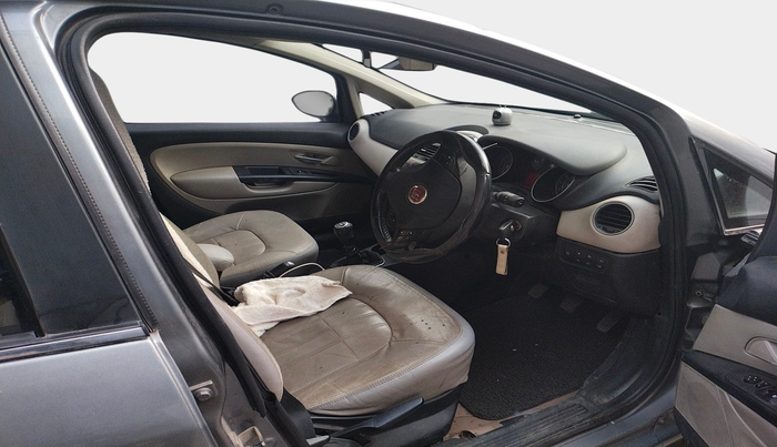 2017 Fiat Linea EMOTION 1.3 L ADVANCED MULTIJET, Diesel, Manual, 1,33,470 km, interior