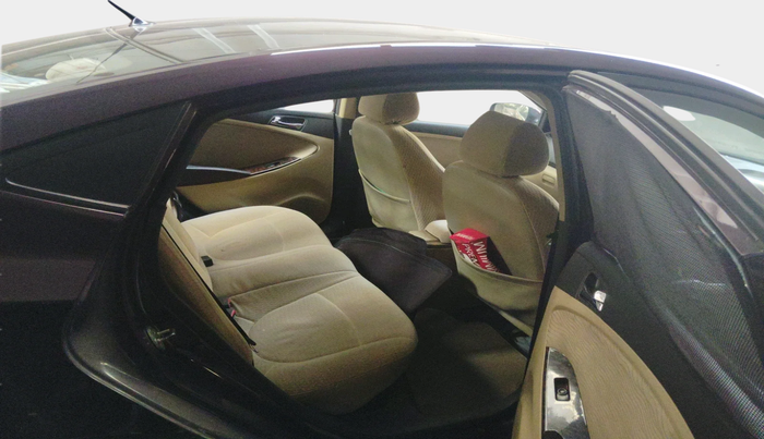 2013 Hyundai Verna FLUIDIC 1.6 CRDI SX, Diesel, Manual, 1,84,509 km, interior