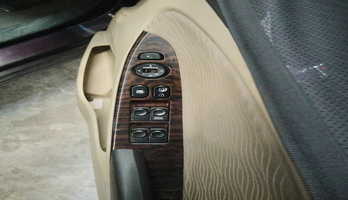 2013 Hyundai Verna FLUIDIC 1.6 CRDI SX, Diesel, Manual, 1,84,509 km, interior