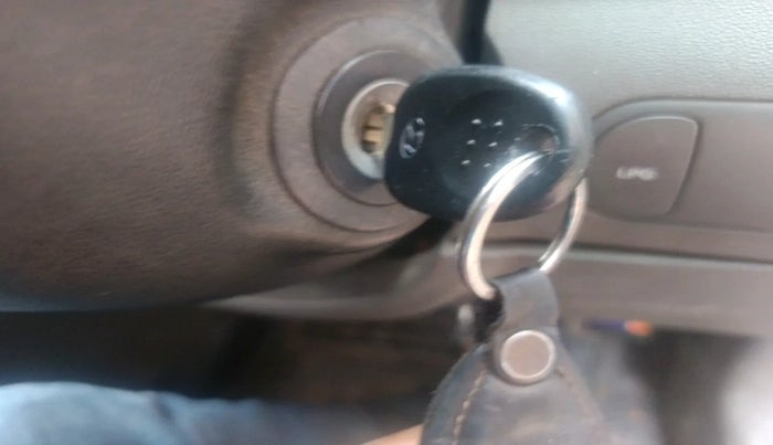 2012 Hyundai i10 MAGNA 1.1 LPG, Petrol, Manual, 1,39,028 km, interior